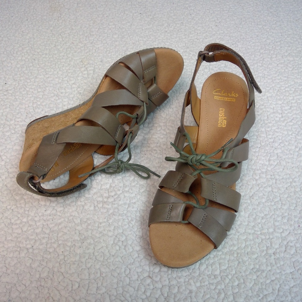 CLOSING CLOSET Clarks Soft Cushion Cork Wedges
